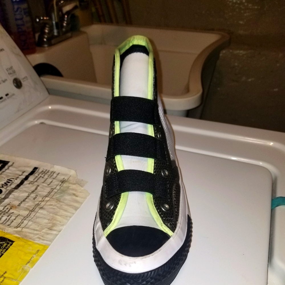 Converse